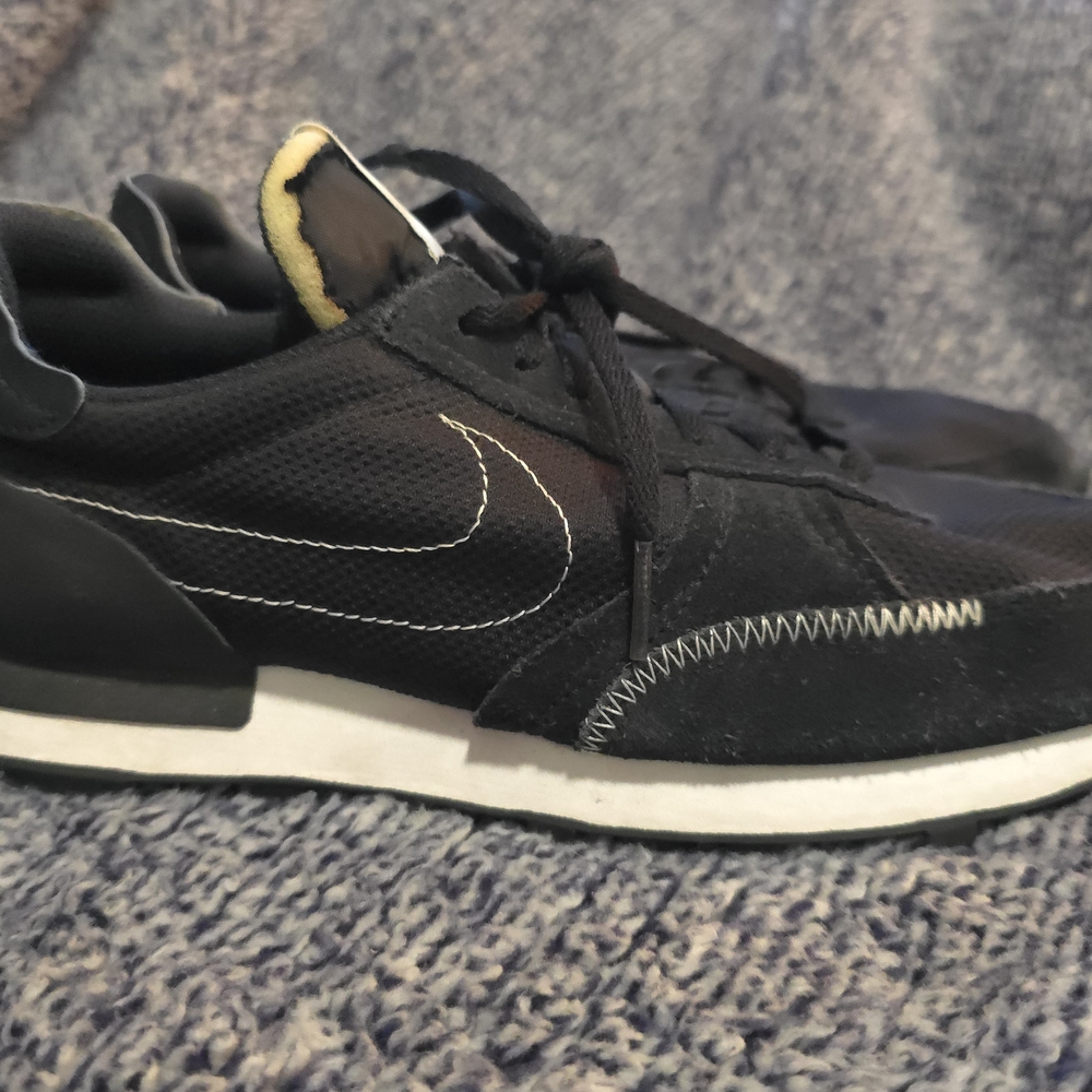 Black Nike Daybreak Women's Size 8.5